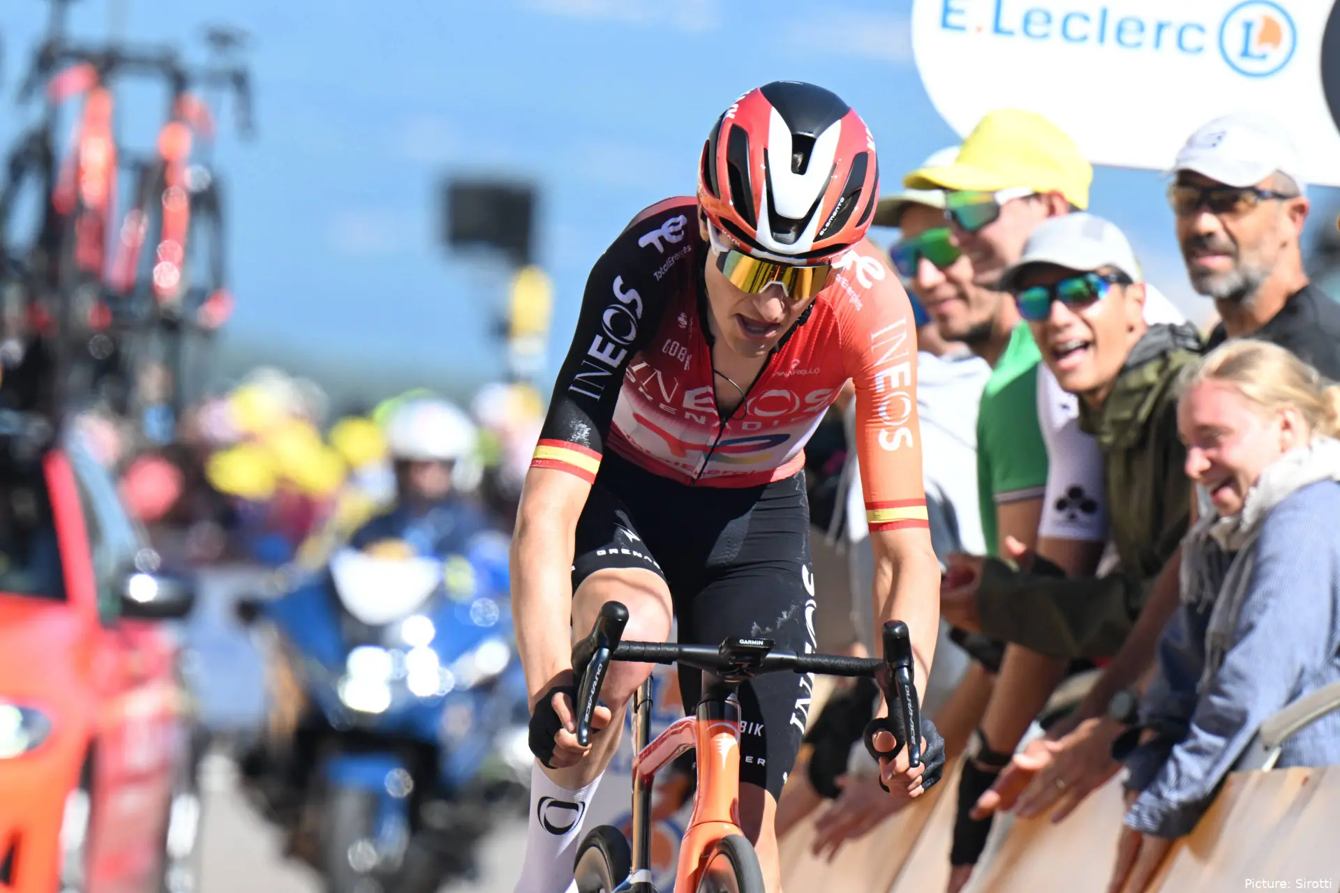 Carlos Rodríguez, en el Tour de Francia 2025 con INEOS Grenadiers