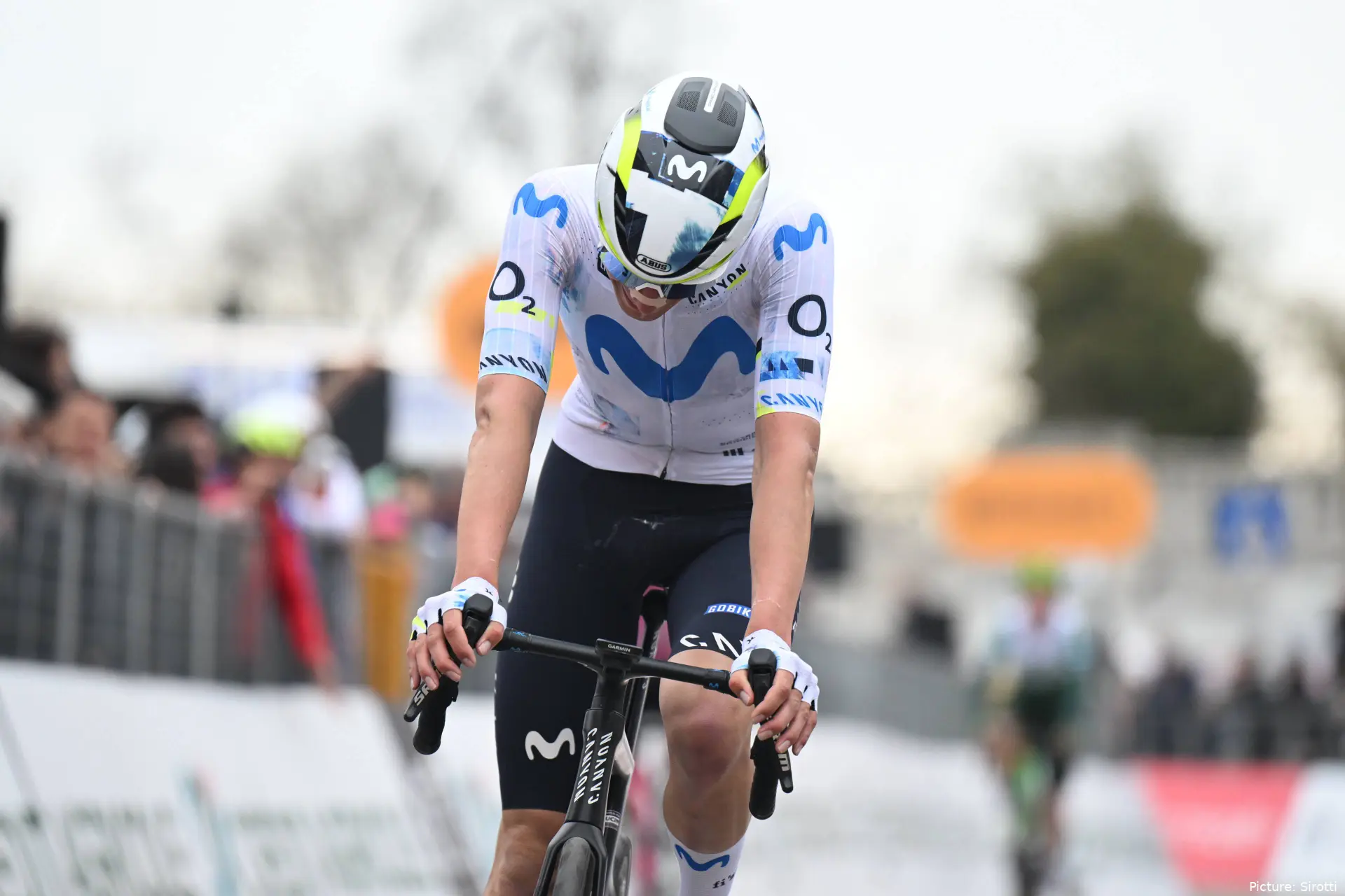 Cian Uijtdebroeks, en la temporada 2026 con Movistar Team