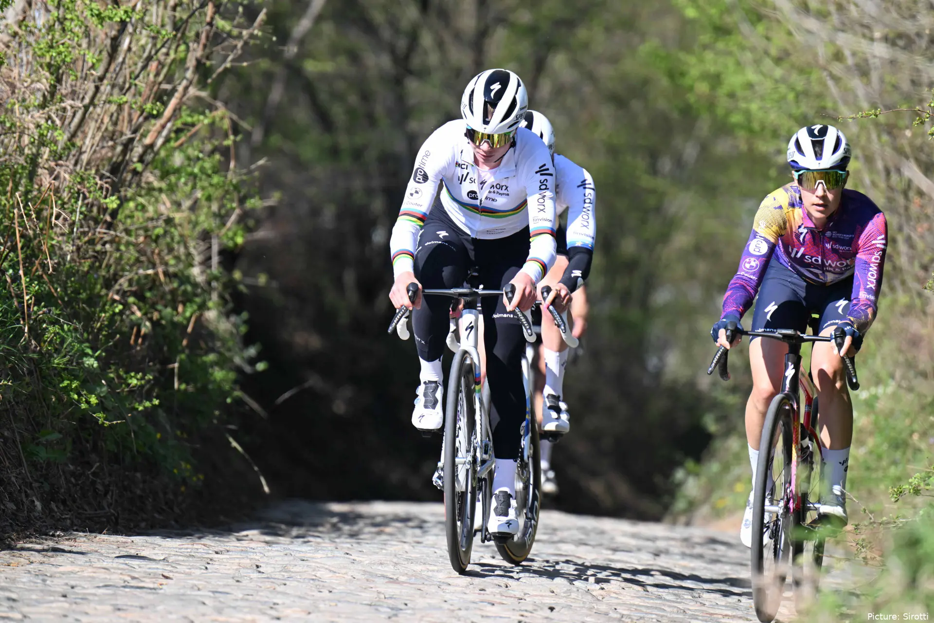 Kopecky y Van der Breggen, entrenando