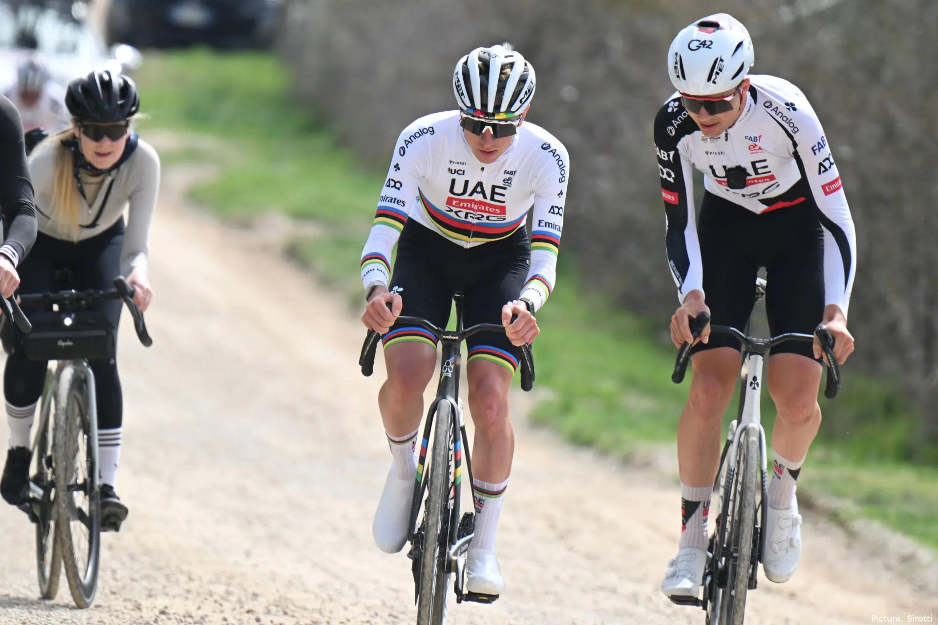 Tadej Pogacar, estrella de UAE en la Strade Bianche