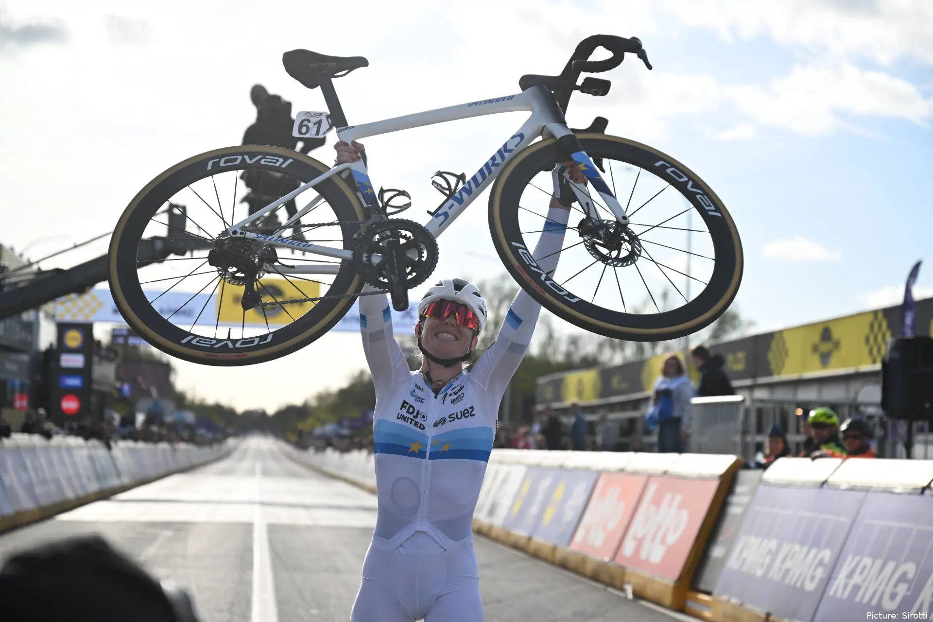 Demi Vollering ganó el Tour de Flandes 2026.