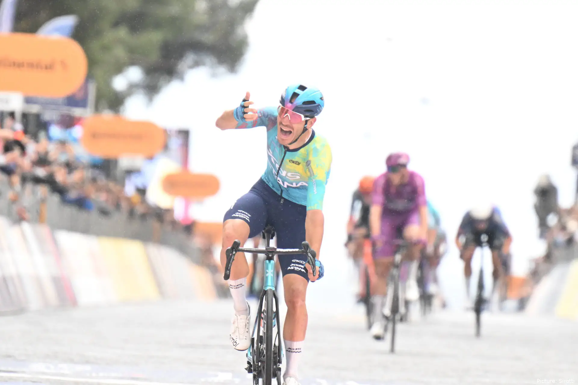 Davide Ballerini gana la etapa 6 del Giro d'Italia 2026