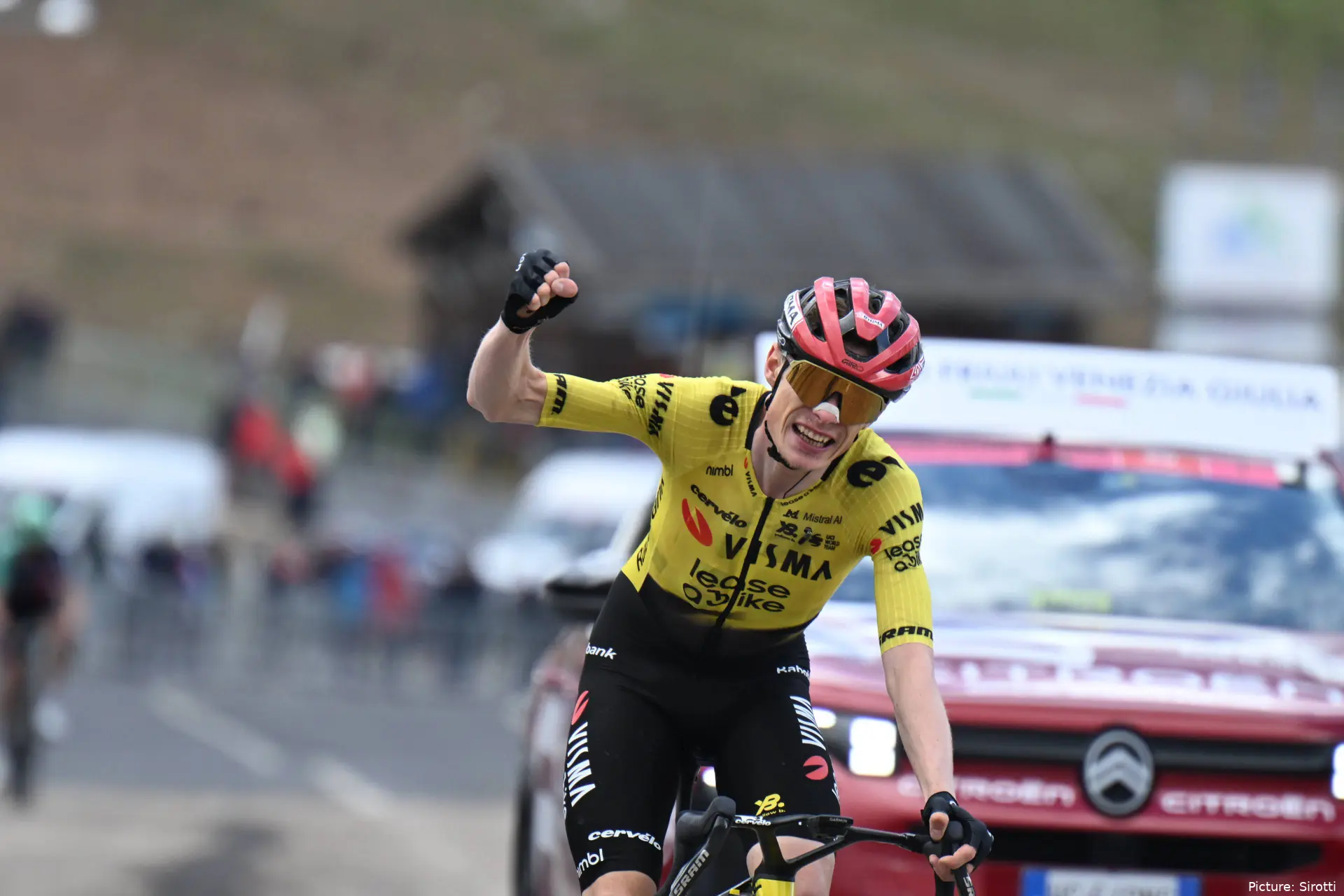 Jonas Vingegaard durante el Giro d'Italia 2026