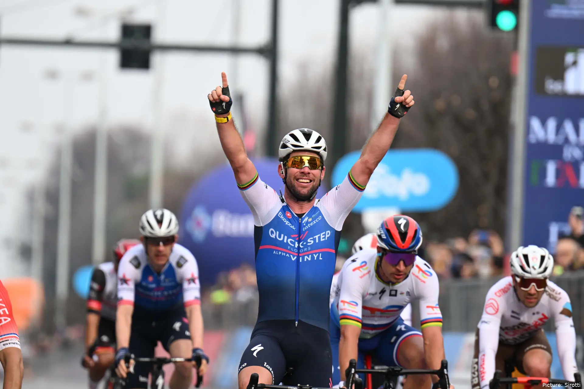 1046994520