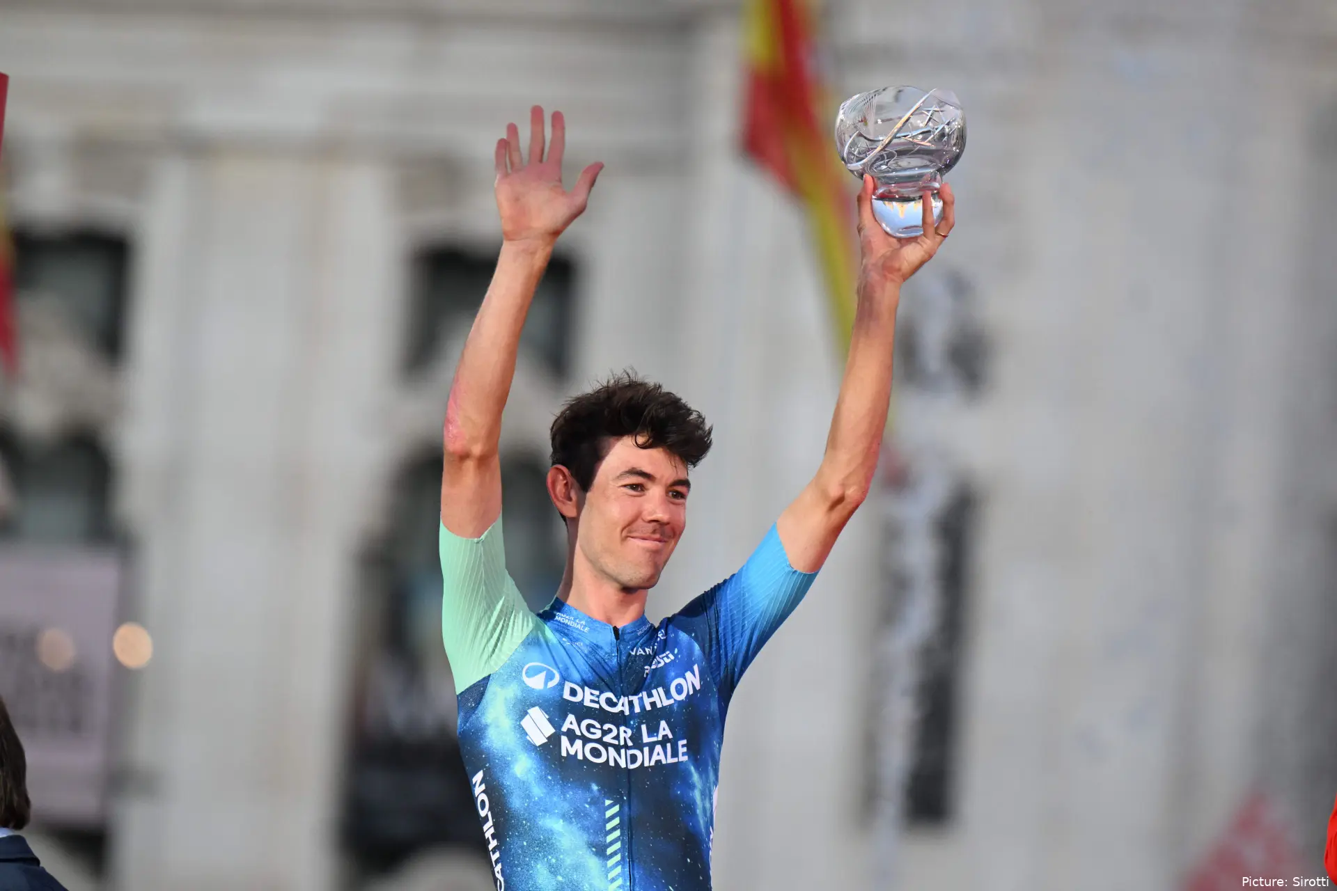 Ben O'Connor on the podium of La Vuelta 2024