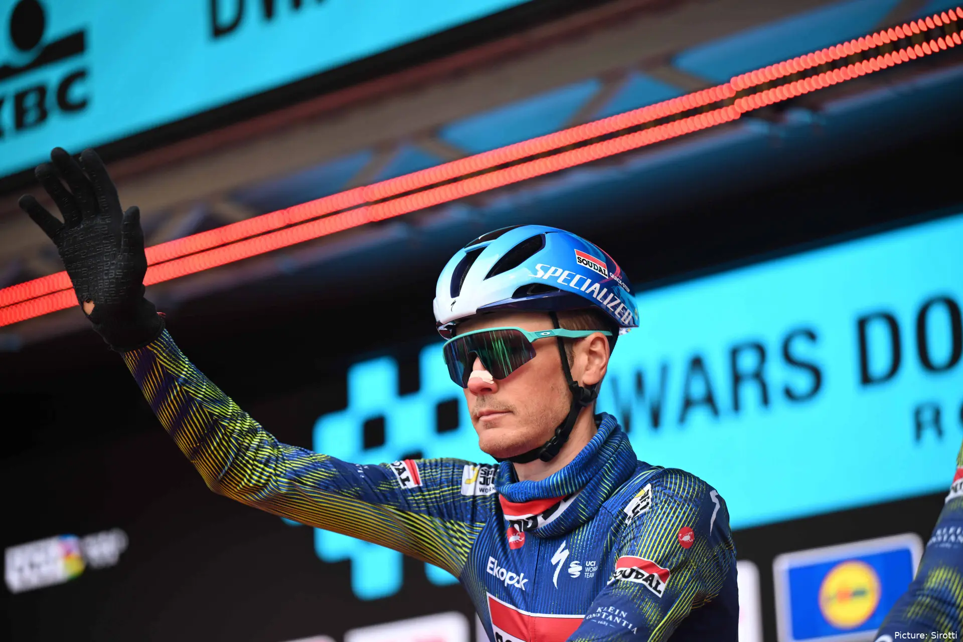 Dylan van Baarle at Dwars door Vlaanderen 2026