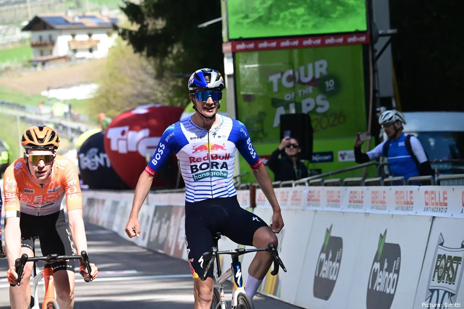 Giulio Pellizzari wins stage 2 of the 2026 Tour of the Alps