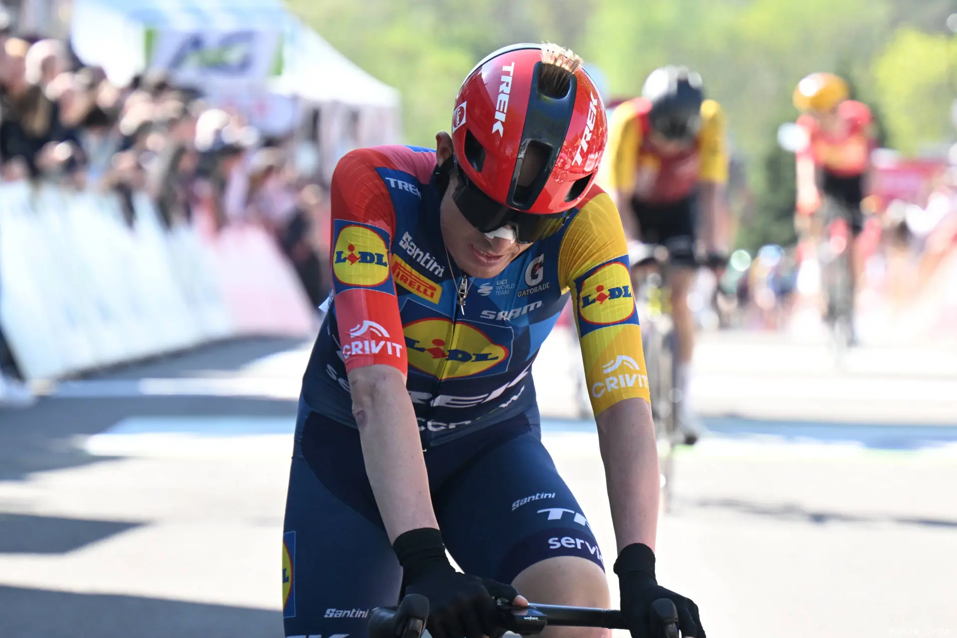 Mattias Skjelmose crosses the line at La Fleche Wallonne 2026