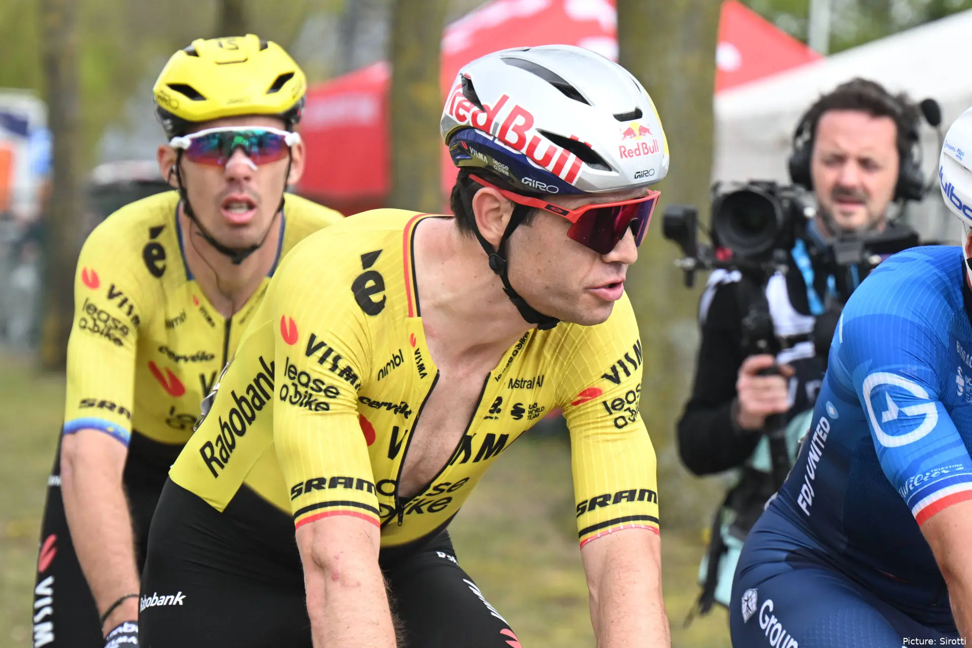 Wout van Aert and Christophe Laporte