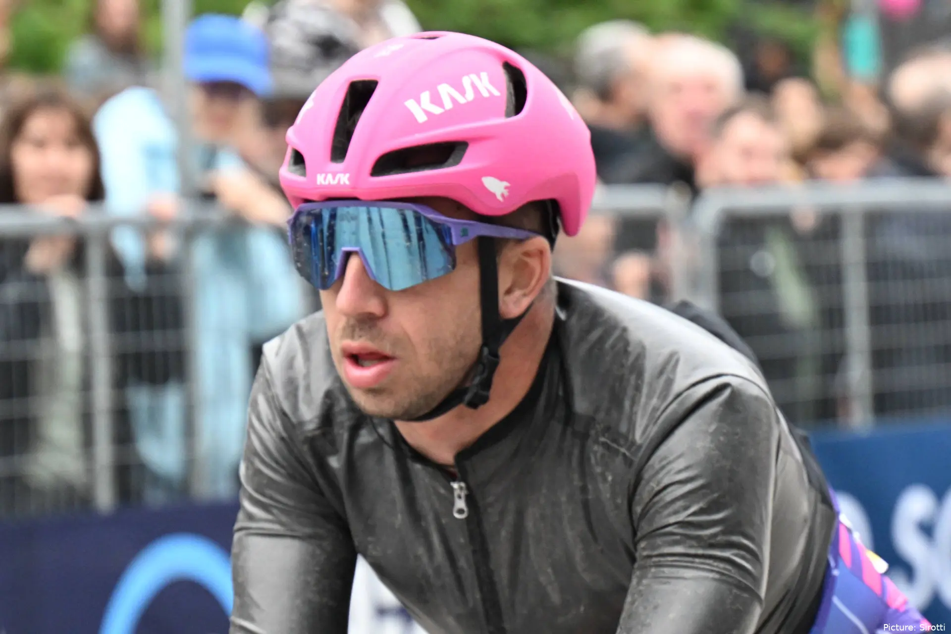 Dylan Groenewegen crosses the line on stage 2 of the 2026 Giro d'Italia