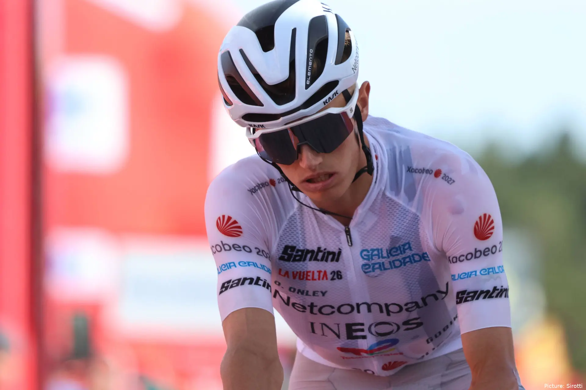 Oscar Onley in action on Stage 7 of the 2026 Vuelta a Espana