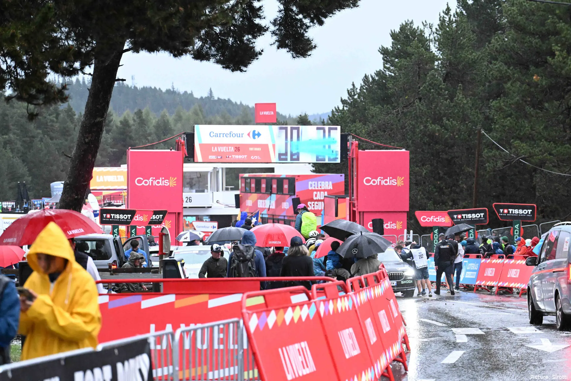 The race never made it to the finish on stage 3 of the Vuelta due to extreme weather