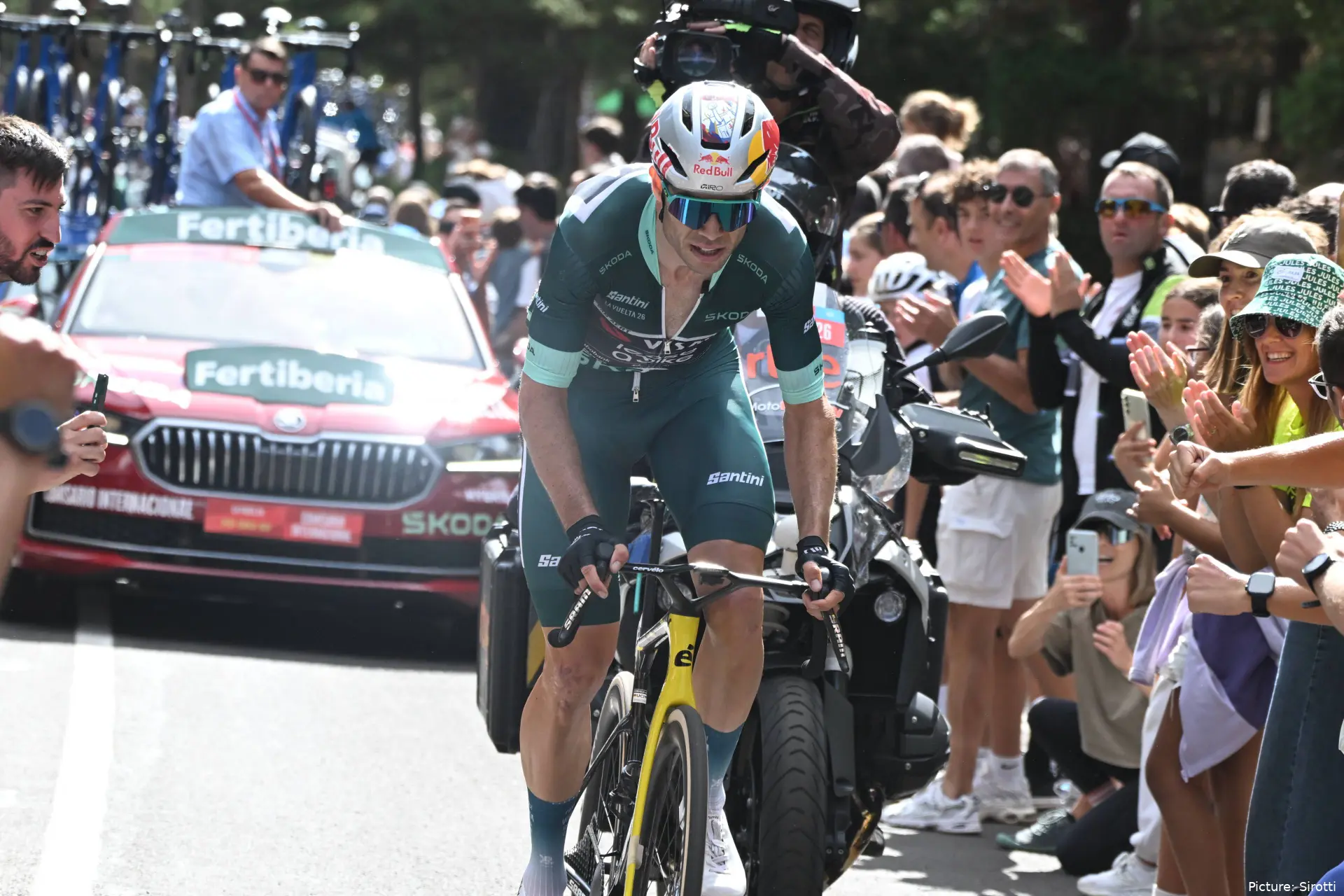 Wout van Aert in action on Stage 7 of the 2026 Vuelta a Espana