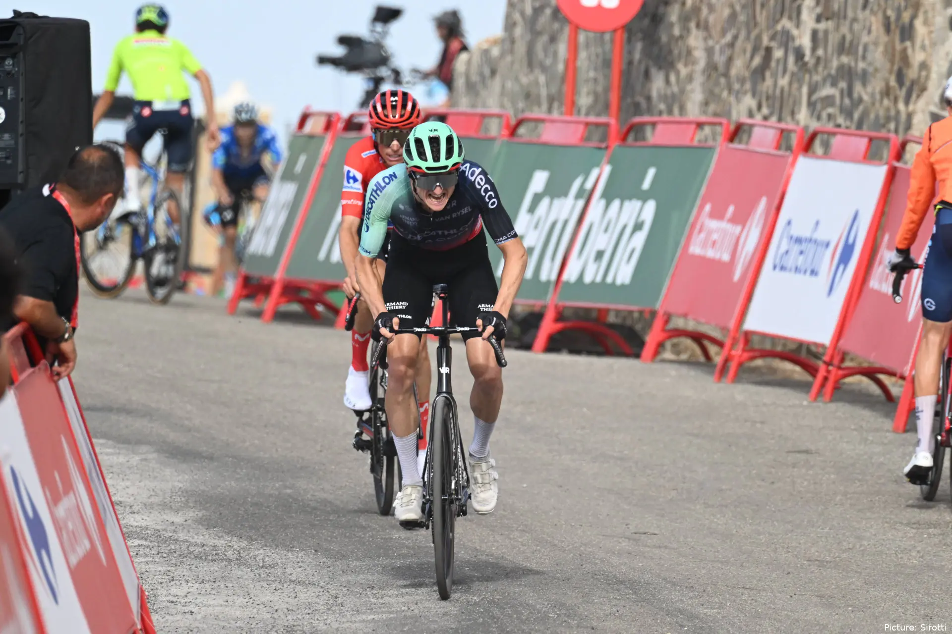 Felix Gall and Enric Mas put time into the other GC contenders on stage 14