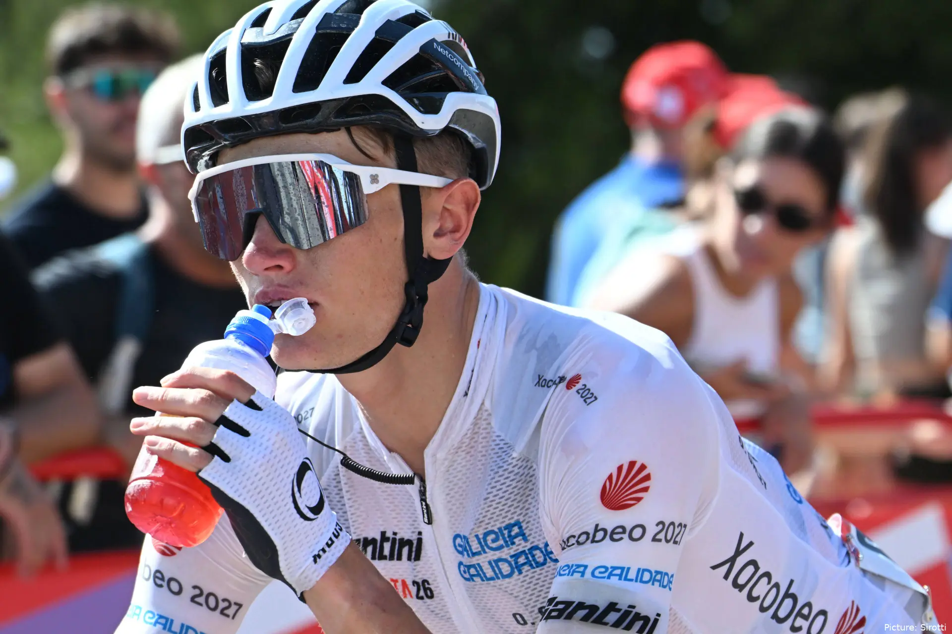 Oscar Onley at the 2026 Vuelta a Espana