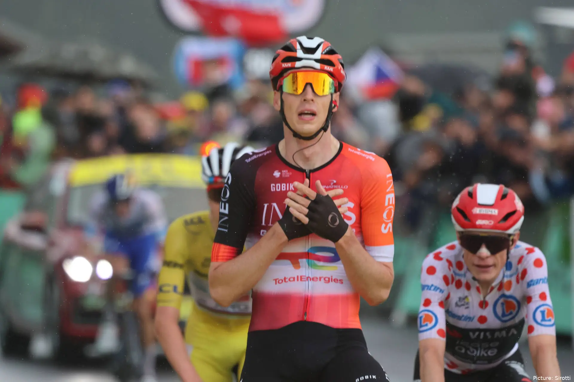 Thymen Arensman wint in de Tour de France voor Jonas Vingegaard en Tadej Pogacar