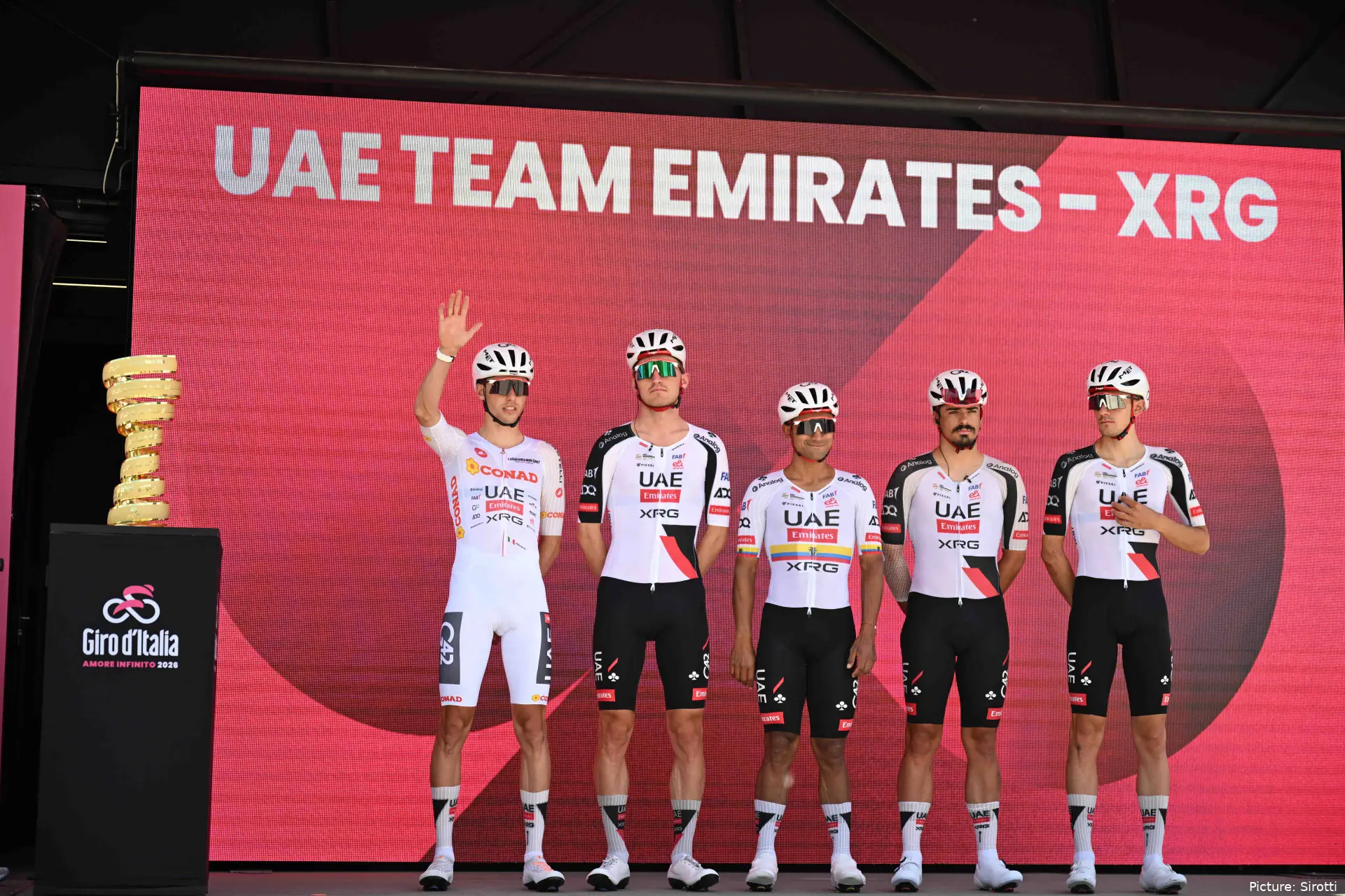 UAE Team Emirates - XRG in etappe 3 van de Giro d'Italia 2026
