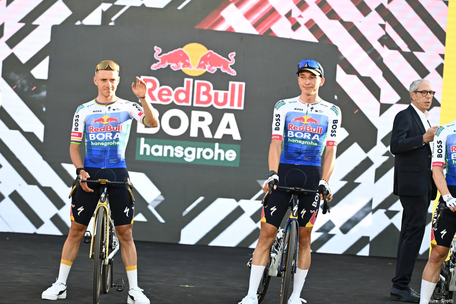 Remco Evenepoel en Florian Lipowitz tijdens de Tour de France 2026