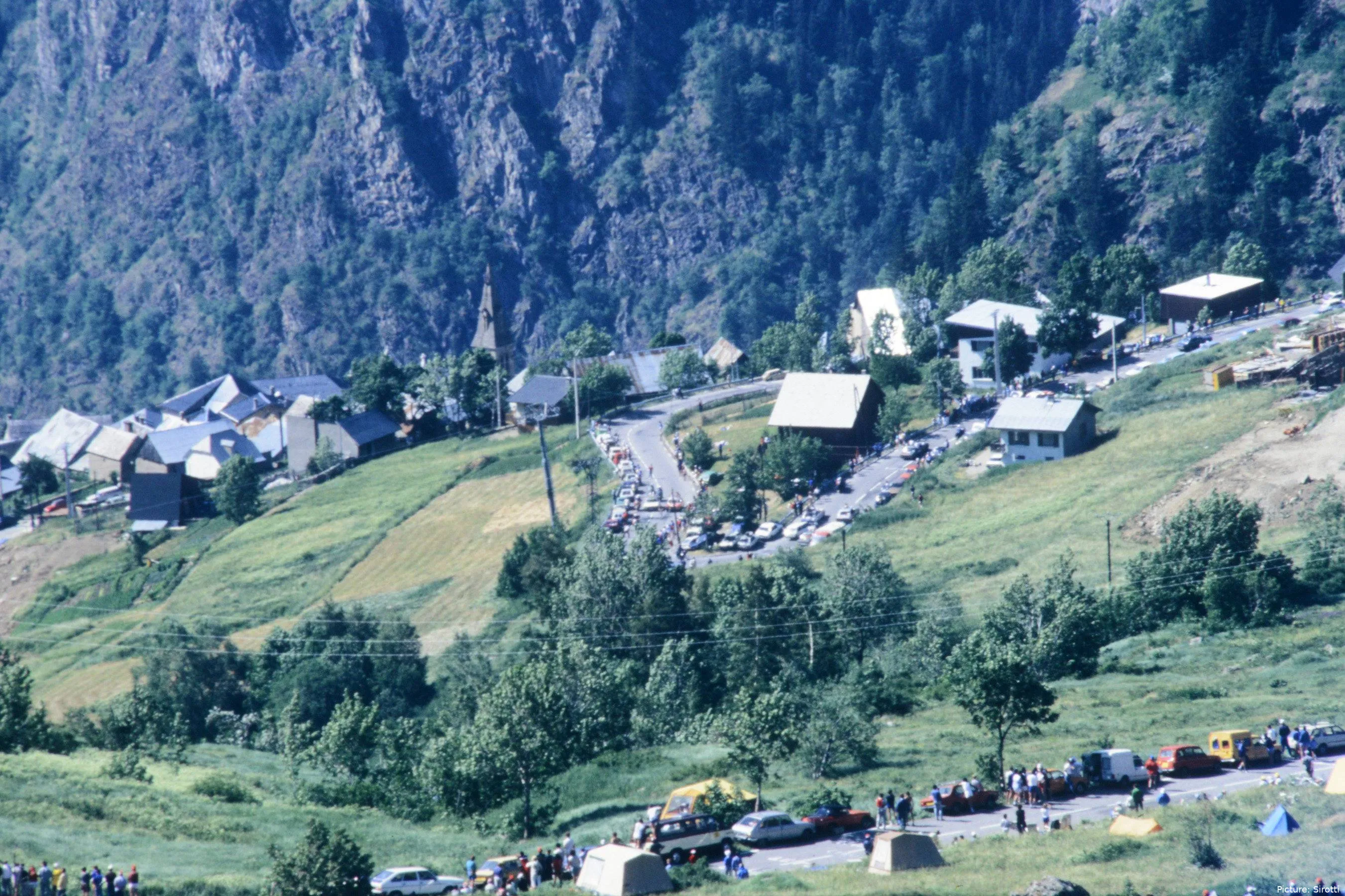 alpe-dhuez-960882515