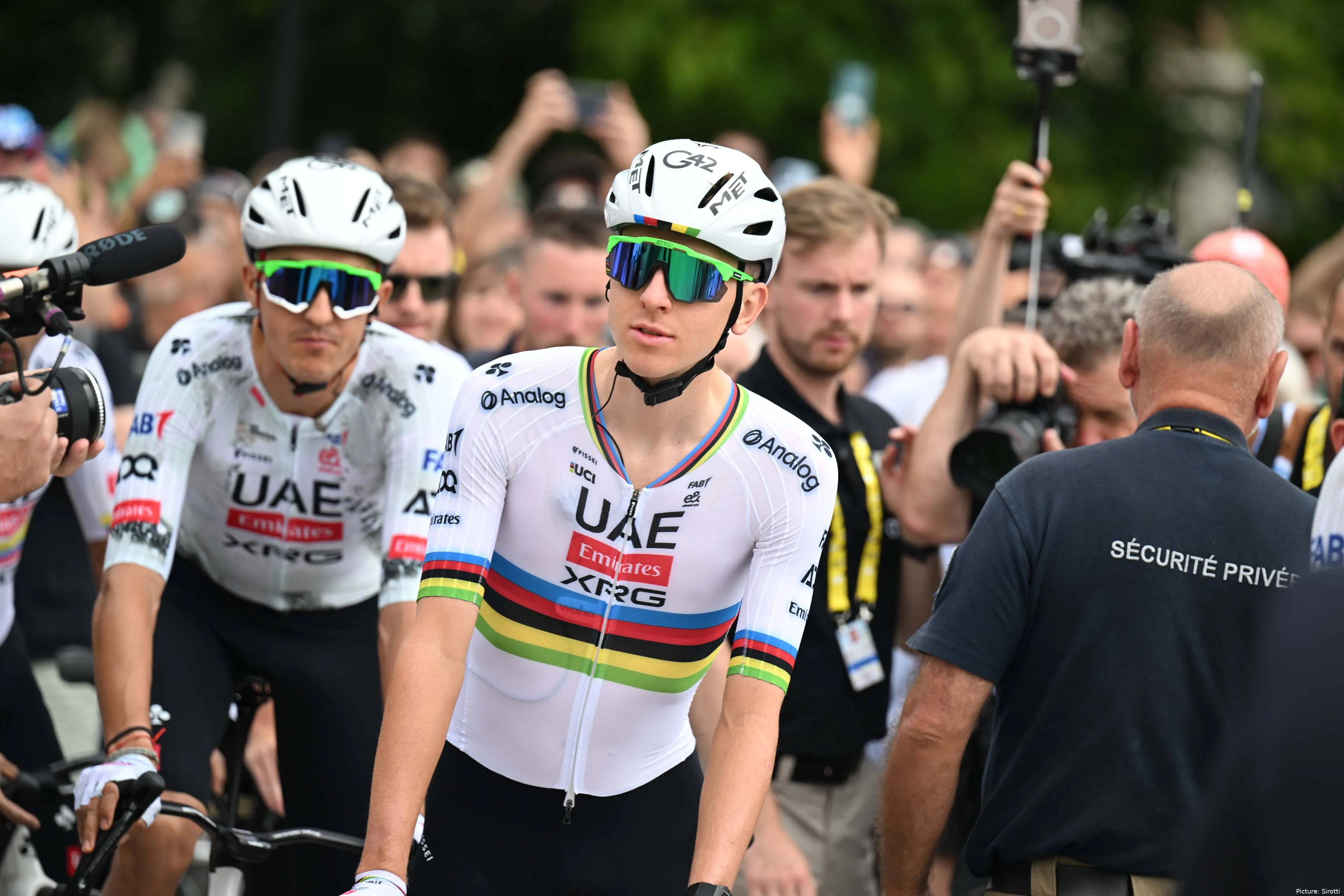 Tadej Pogacar, con el maillot de campeón del mundo