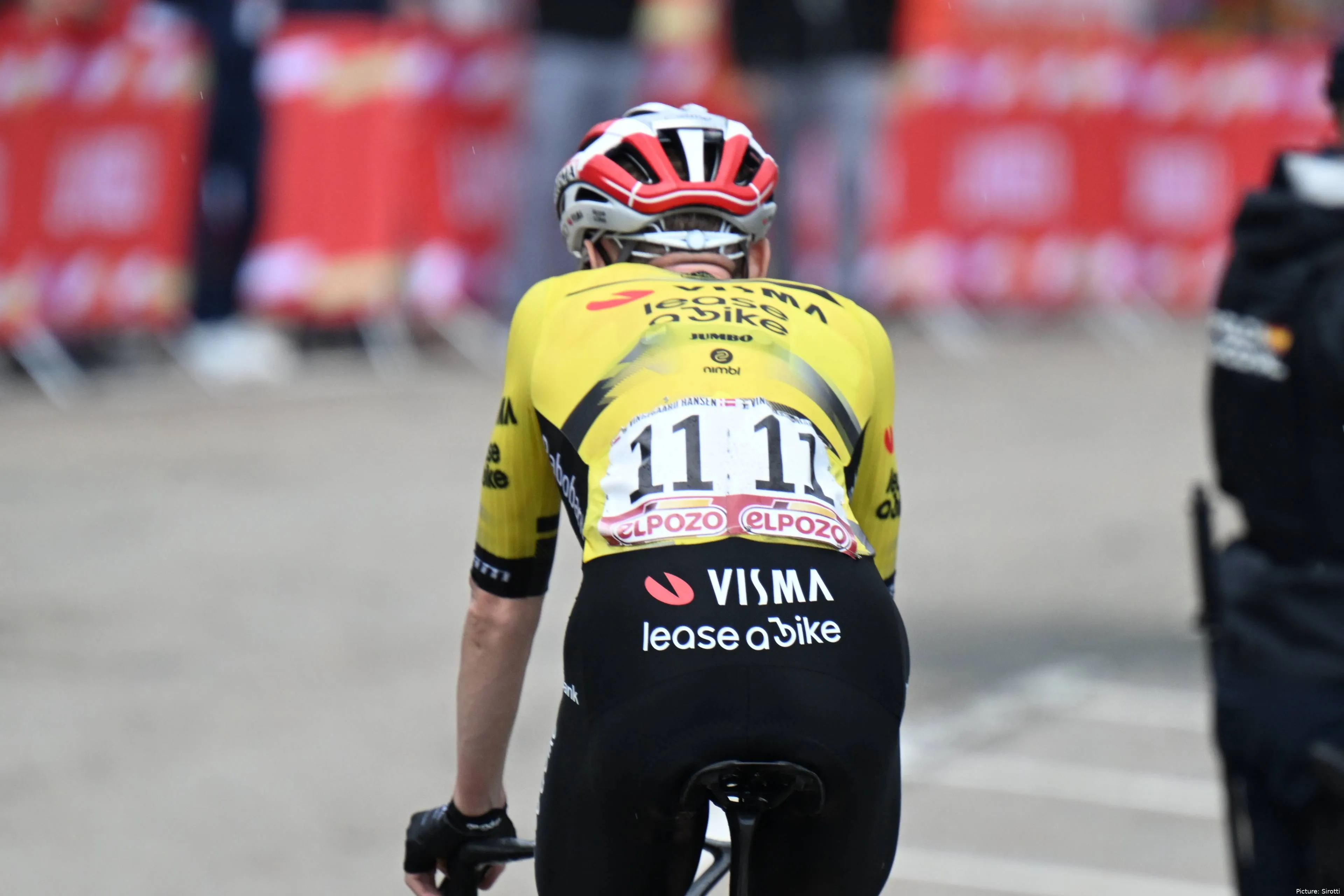 Jonas Vingegaard, en la Vuelta a España con el maillot del Visma - Lease a Bike