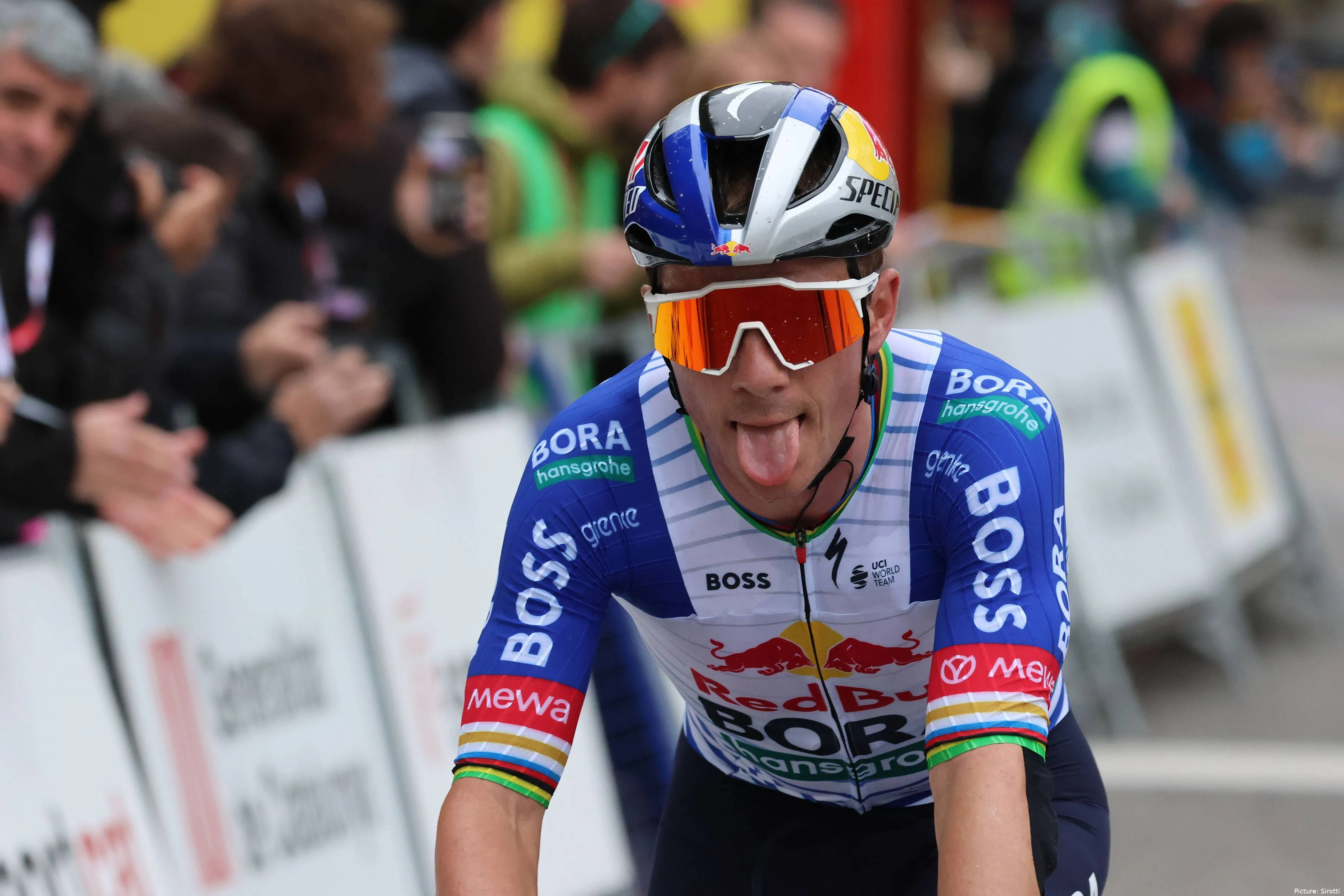 Remco Evenepoel, estrella de Red Bull