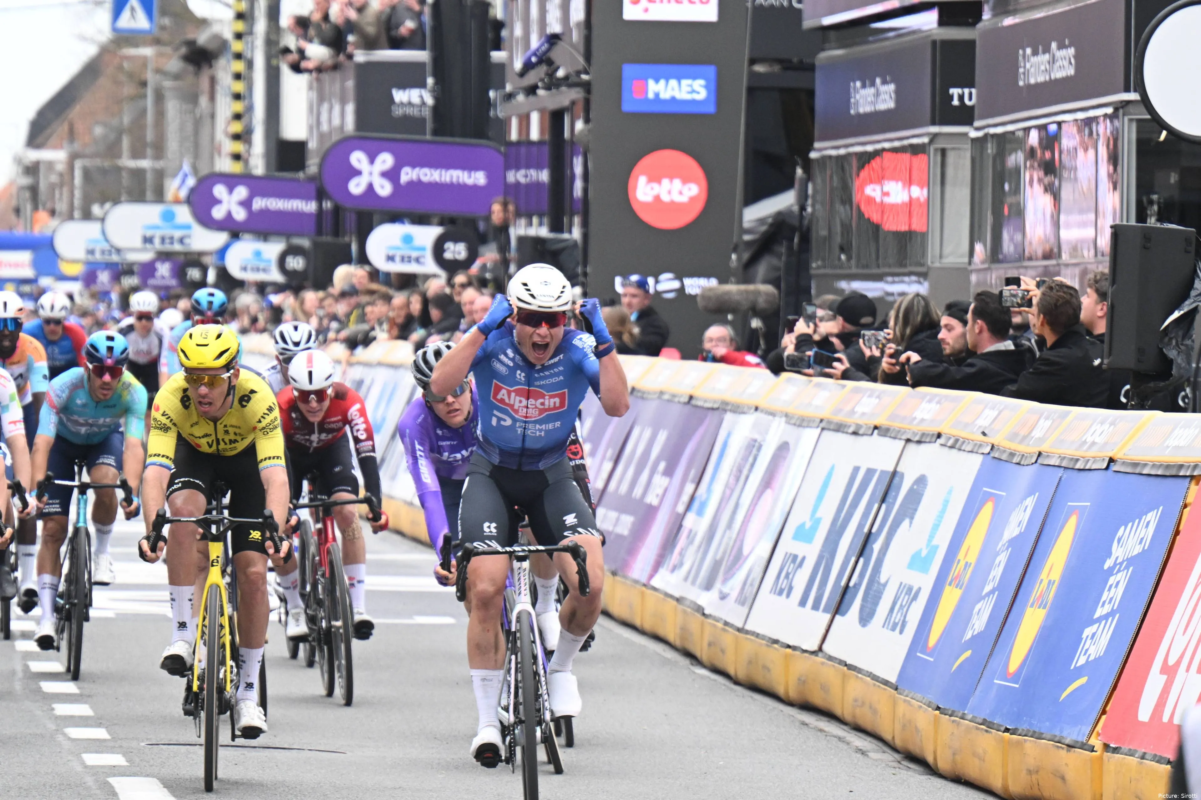Jasper Philipsen wins In Flanders Fields - From Middelkerke to Wevelgem