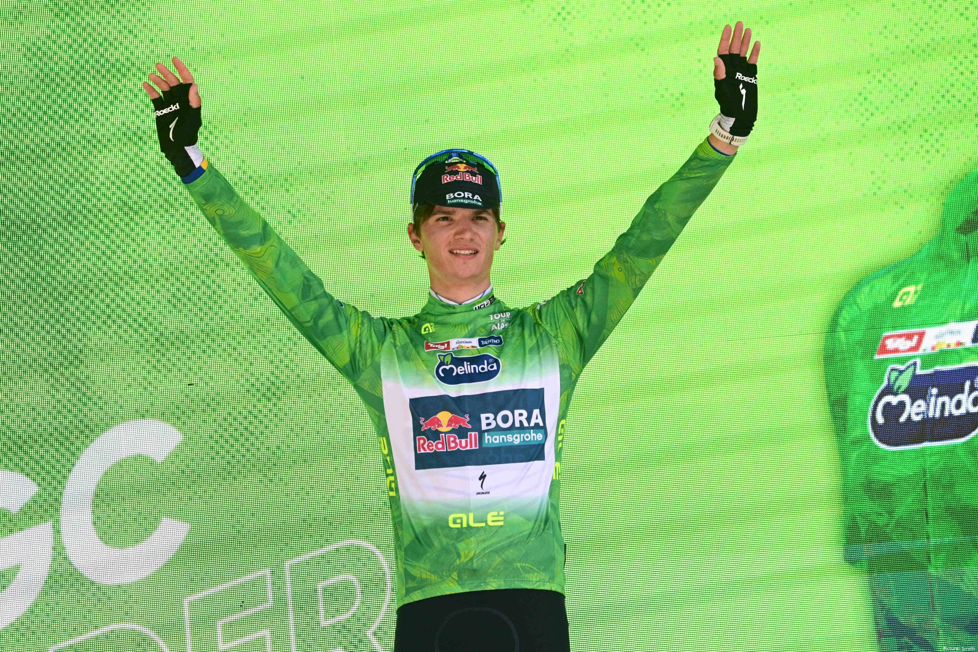 Giulio Pellizzari in the Green Jersey at the 2026 Tour of the Alps