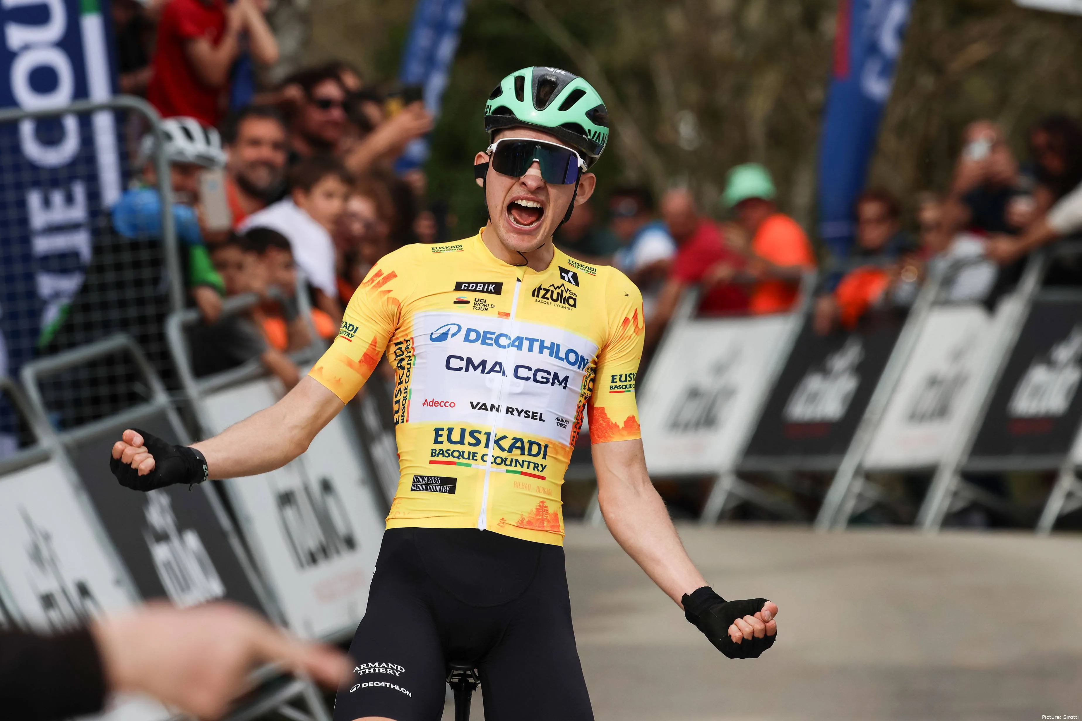 Paul Seixas wins in the yellow jersey at Itzulia Basque Country 2026