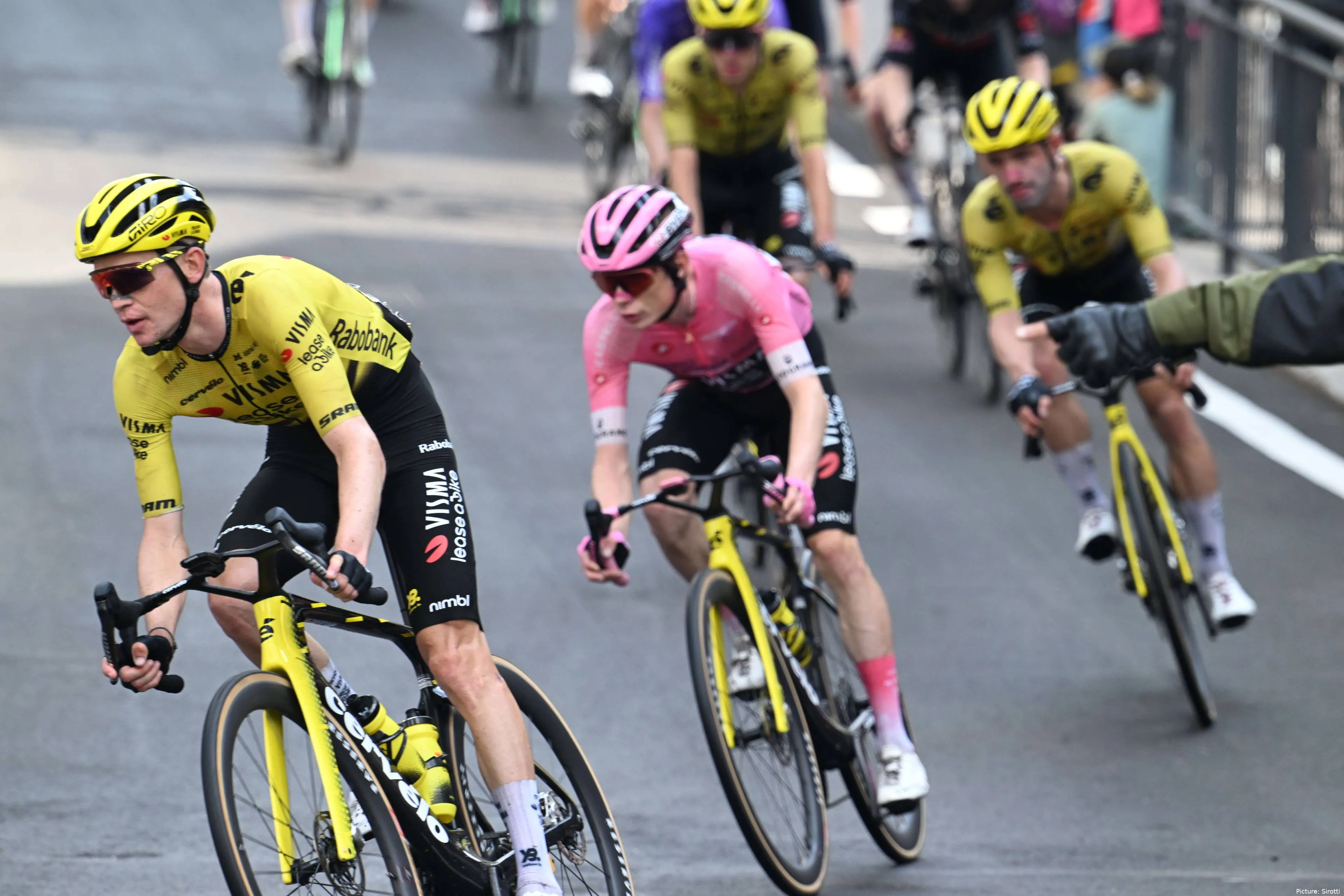 Jonas Vingegaard in action on stage 17 of the 2026 Giro d'Italia