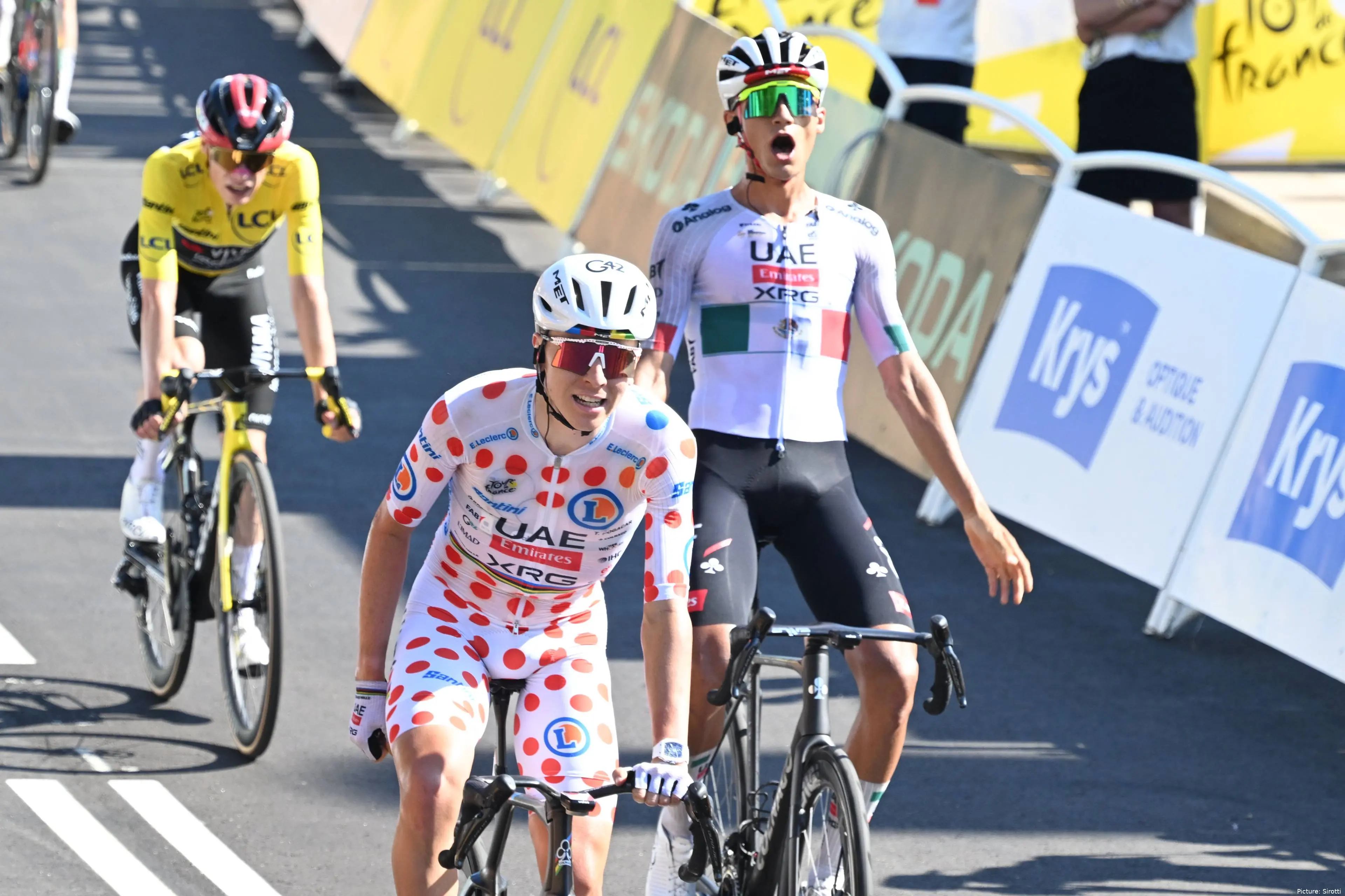 Jonas Vingegaard, Tadej Pogacar and Isaac del Toro on stage 2 of the 2026 Tour de France