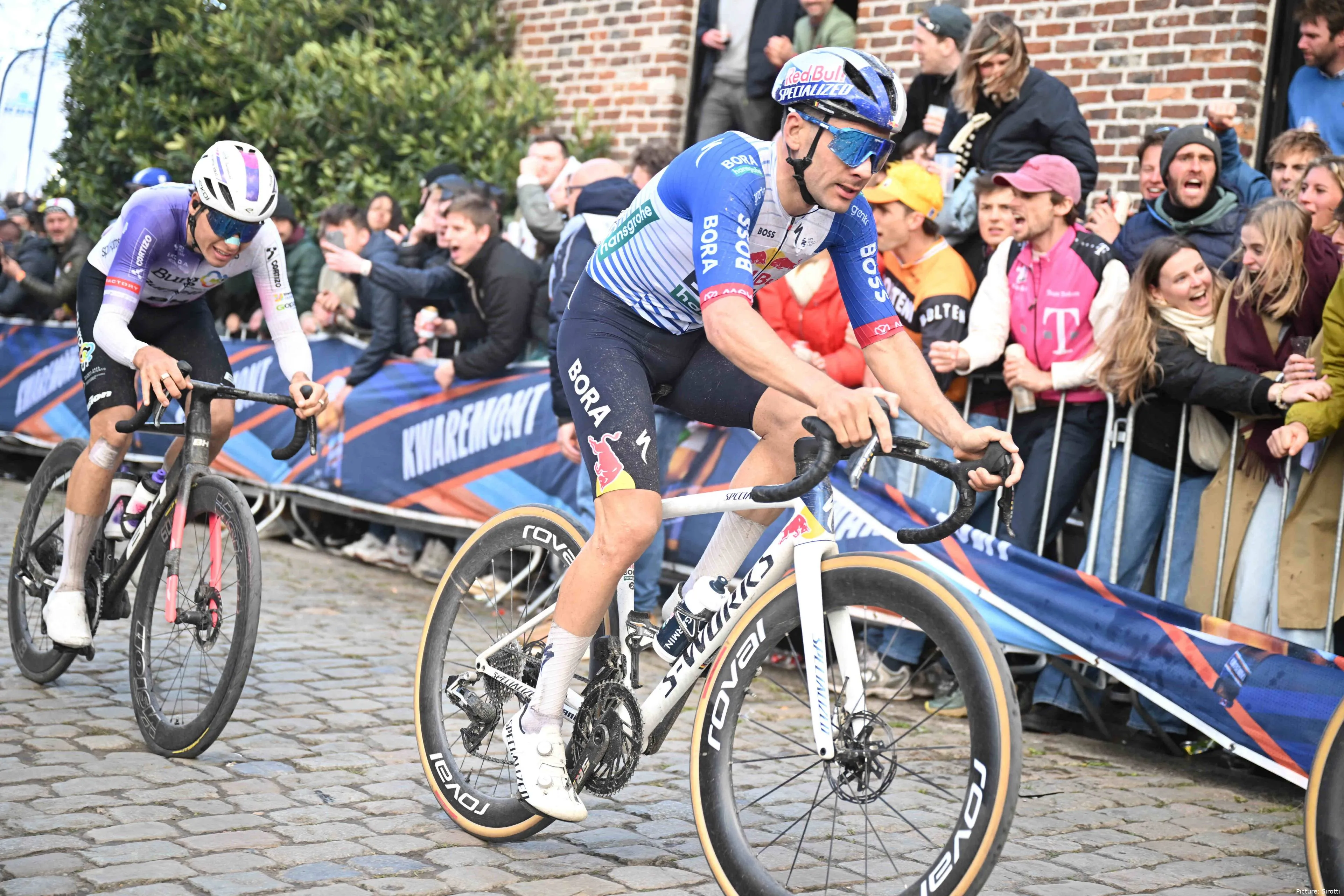 Gianni Vermeersch in actie tijdens de Ronde van Vlaanderen 2026