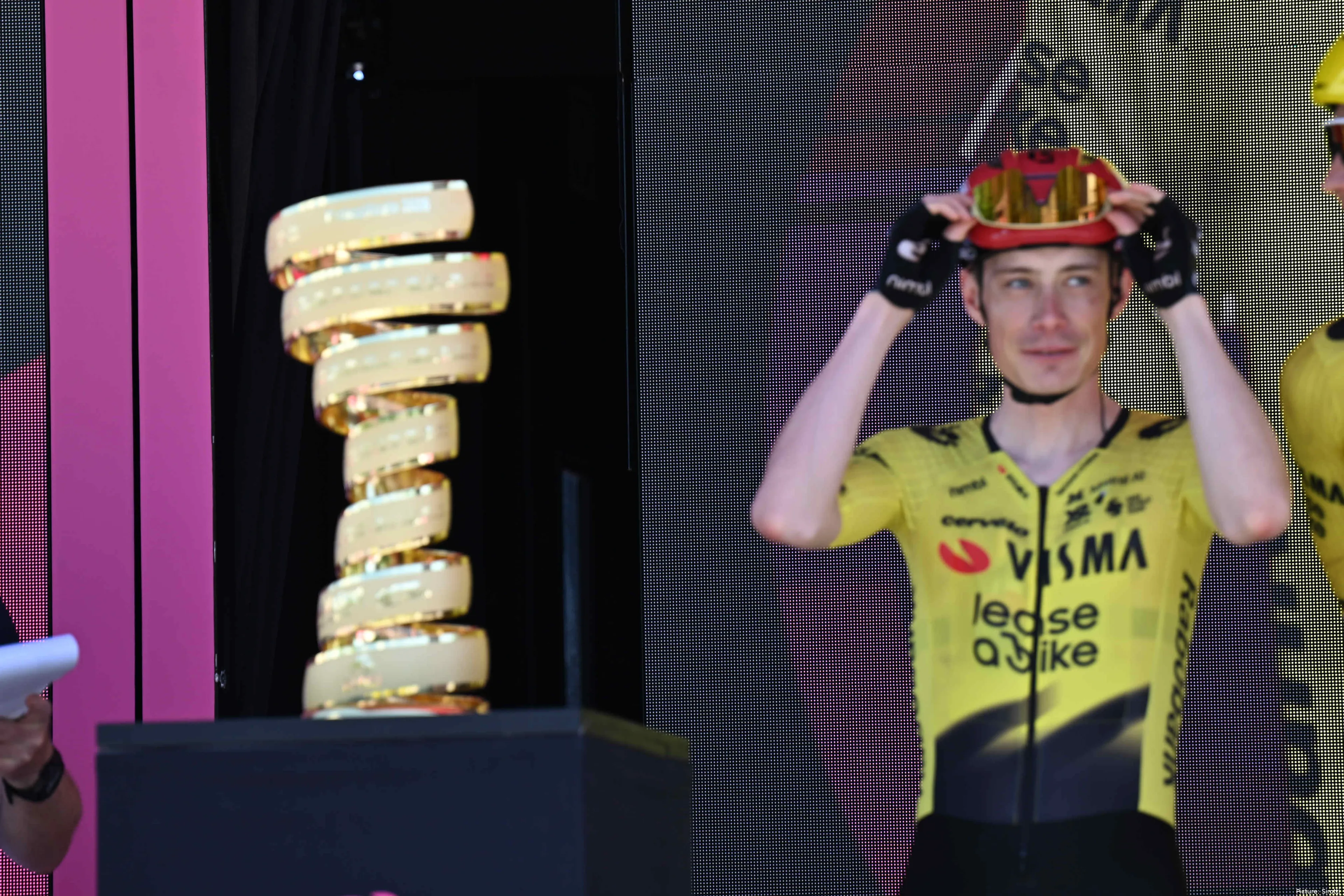 Jonas Vingegaard in etappe 3 van de Giro d'Italia 2026