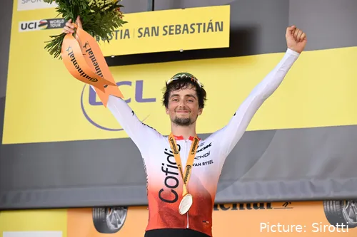 Victor Lafay tras su victoria en San Sébastián (Tour de Francia 2023, etapa 2)