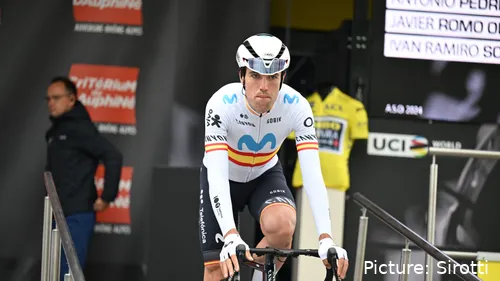 Oier Lazkano, en el Criterium du Dauphiné 2024.