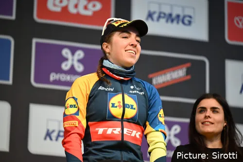 Shirin van Anrooij podría haber aspirado a ganar el Mundial de Gravel 2025