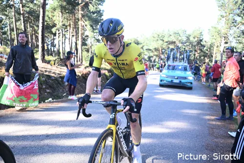 Steven Kruijswijk, corriendo para Visma en una imagen de la temporada 2026
