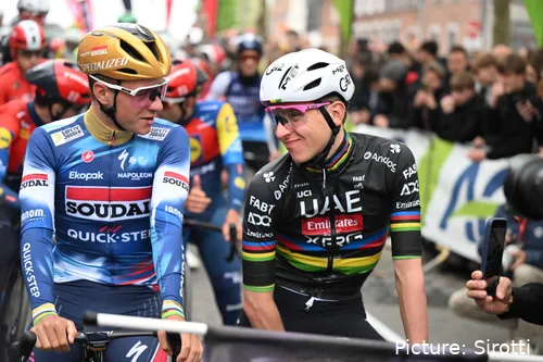 Remco Evenepoel, junto a Tadej Pogacar.&nbsp;