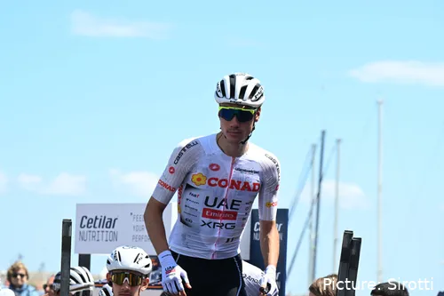 Juan Ayuso es 2º en el Giro de Italia a 31 segundos de Isaac del Toro