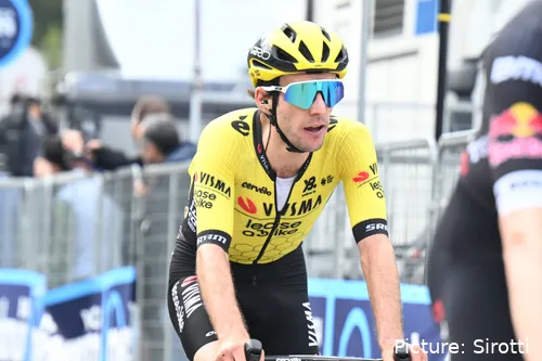 Simon Yates ya no podrá ganar el Giro de Italia 2025