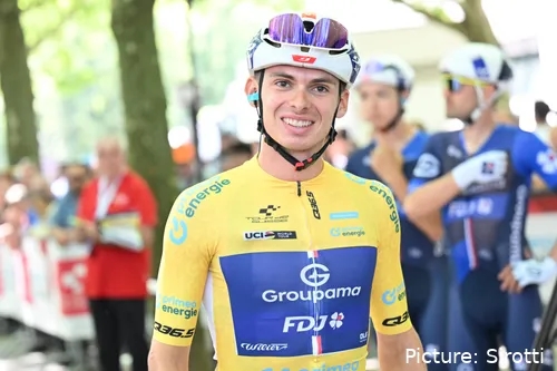 Romain Gregoire, líder de Groupama en el Tour de Francia 2025