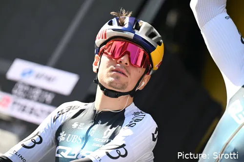 Tom Pidcock terminó en 16ª posición del Giro de Italia 2025