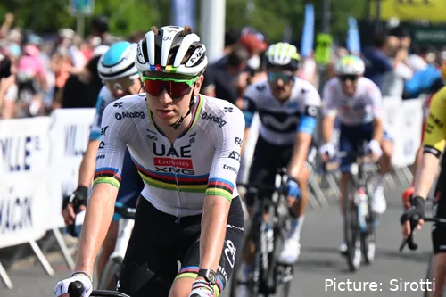 Tadej Pogacar es 7º en la clasificación general del Critérium du Dauphiné 2025 tras cinco etapas