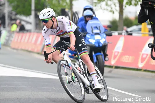 Tadej Pogacar en la Amstel Gold Race 2025.