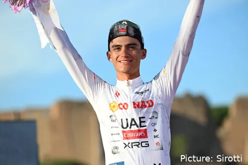 Isaac del Toro es uno de los grandes nombres propios del mundo del ciclismo en 2025