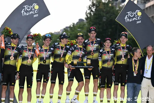 El equipo Visma acaba de fichar a un triatleta.&nbsp;
