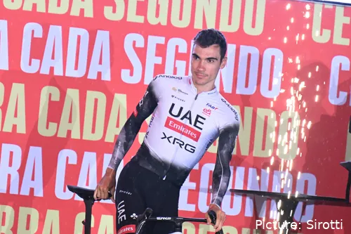 Juan Ayuso, en la Vuelta Ciclista a España 2025.