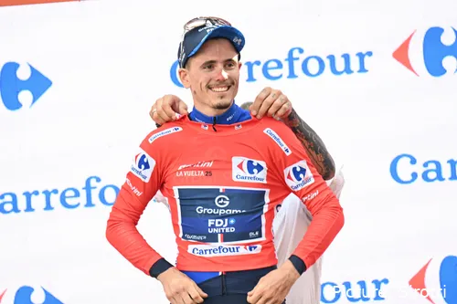 David Gaudu arrebató el maillot rojo de los hombros de Vingegaard