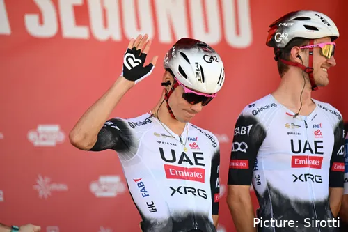 Juan Ayuso parece estar pidiendo a gritos salir de UAE