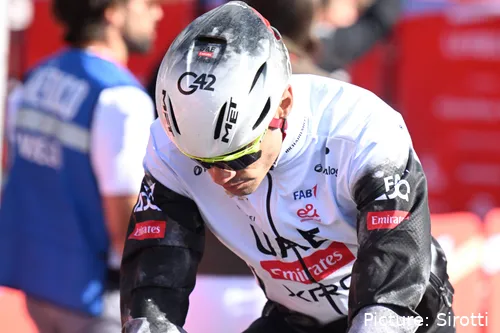 Juan Ayuso rompió del todo con UAE antes de la etapa 10 de la Vuelta a España